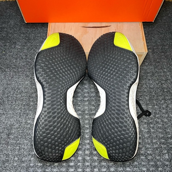 NIKE WMNS ZOOMX INVINCIBLE RUN FK, W12 - Picture 8 of 14